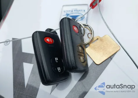 2013 Toyota Prius V Three from USA, damaged, VIN JTDZN3EU2D3254495